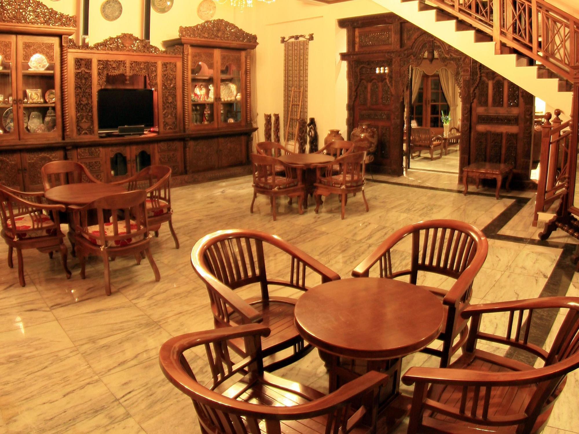 D Ajenk Boutique Guesthouse Kejayan Экстерьер фото